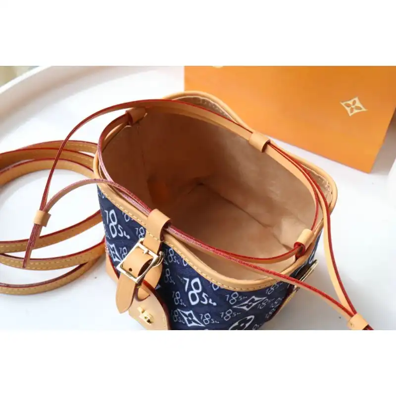 LV Bags 2102SH0010