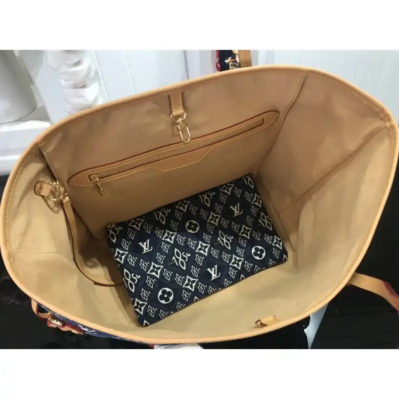 LV Bags 2102SH0035