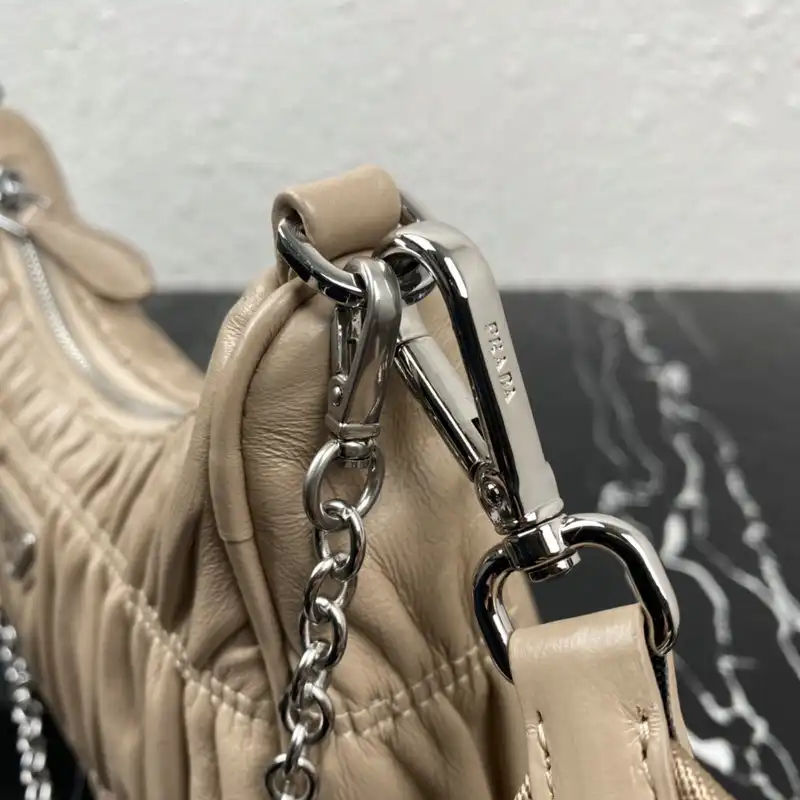 Prada Bags 2104DJ0033