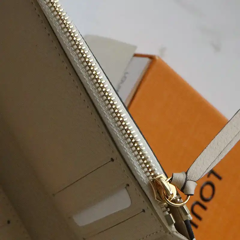 LV Bags 2104DJ0056