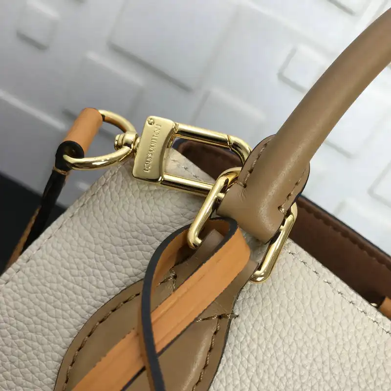 LV Bags 2104DJ0064