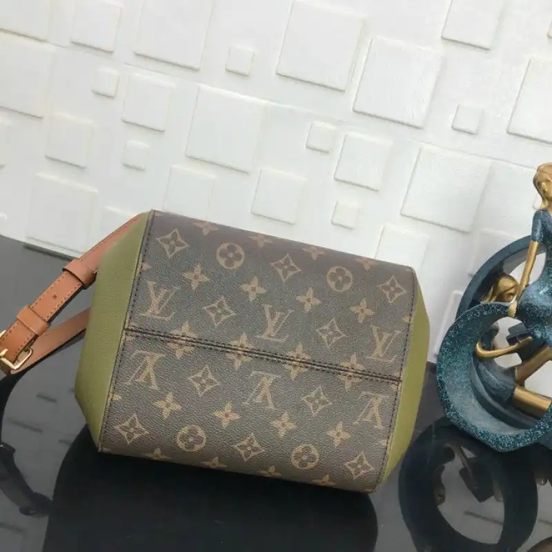 LV Bags 2104DJ0065