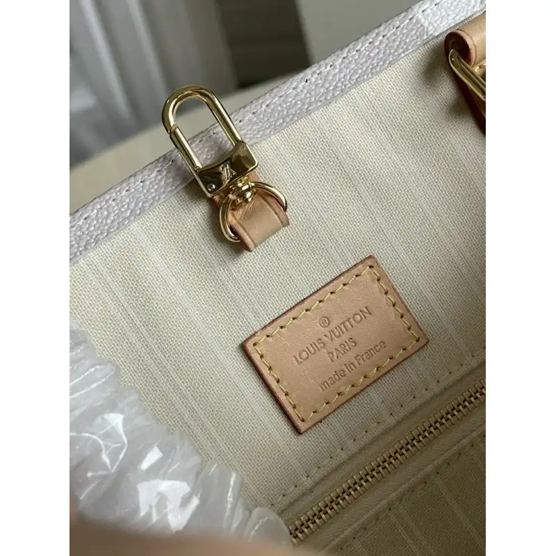 LV Bags 2105GV0097