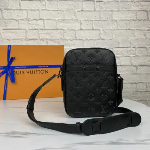 LV Bag 2105HT0010