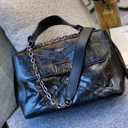 Givenchy Bags 20HT12011