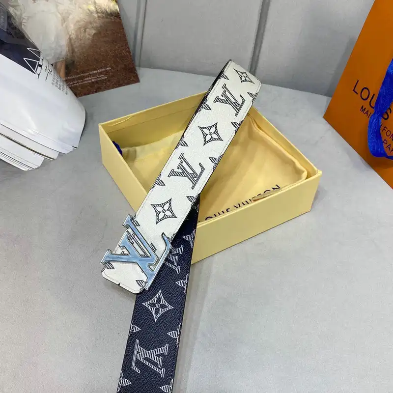 LV Belts 2106XA0154