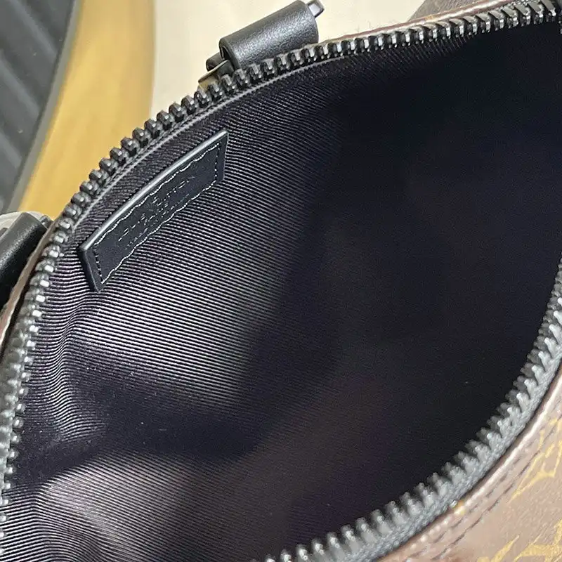 LV Bags 2106DJ0009