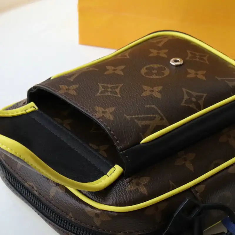 LV Bags 2106DJ0032