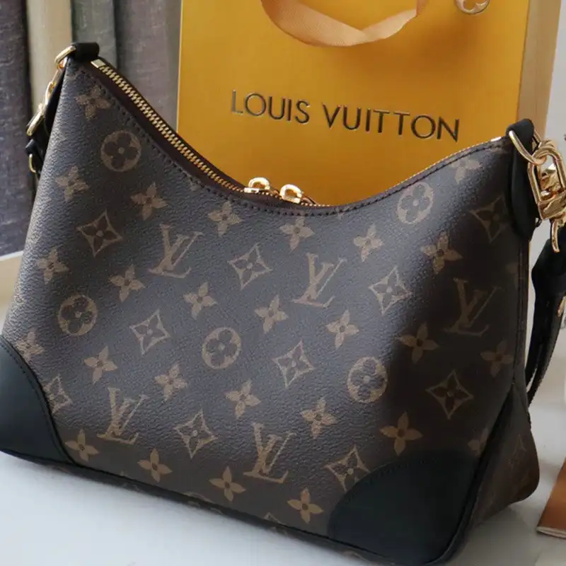 LV Bags 2106DJ0087