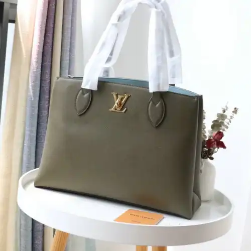 LV Bags 2106DJ0093