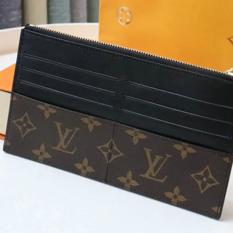 LV Bags 2106DJ0101