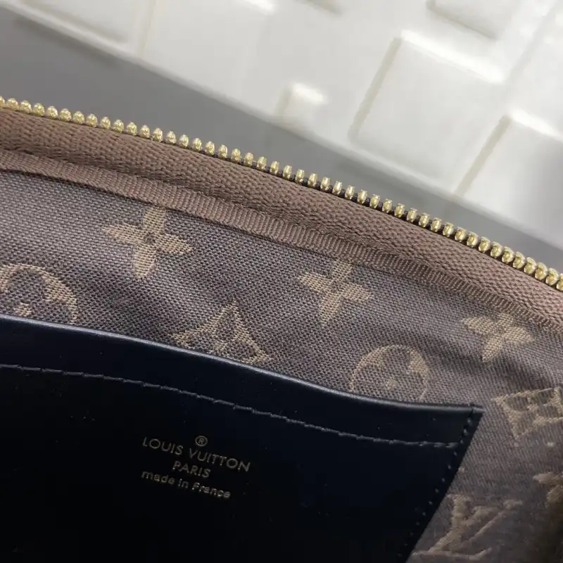 LV Bags 2107YA0095