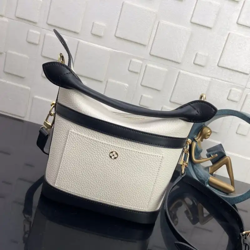 LV Bags 2107YA0096