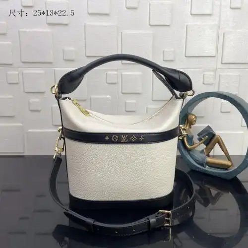 LV Bags 2107YA0096