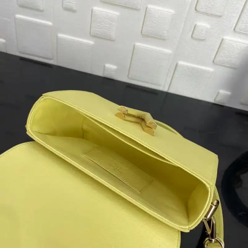 LV Bags 2107YA0101