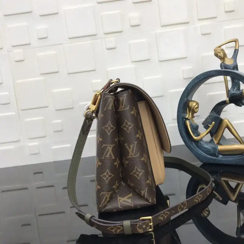 LV Bags 2107YA0102