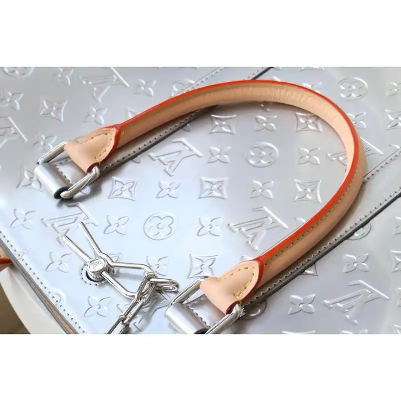 LV s Bags 2108DJ0040