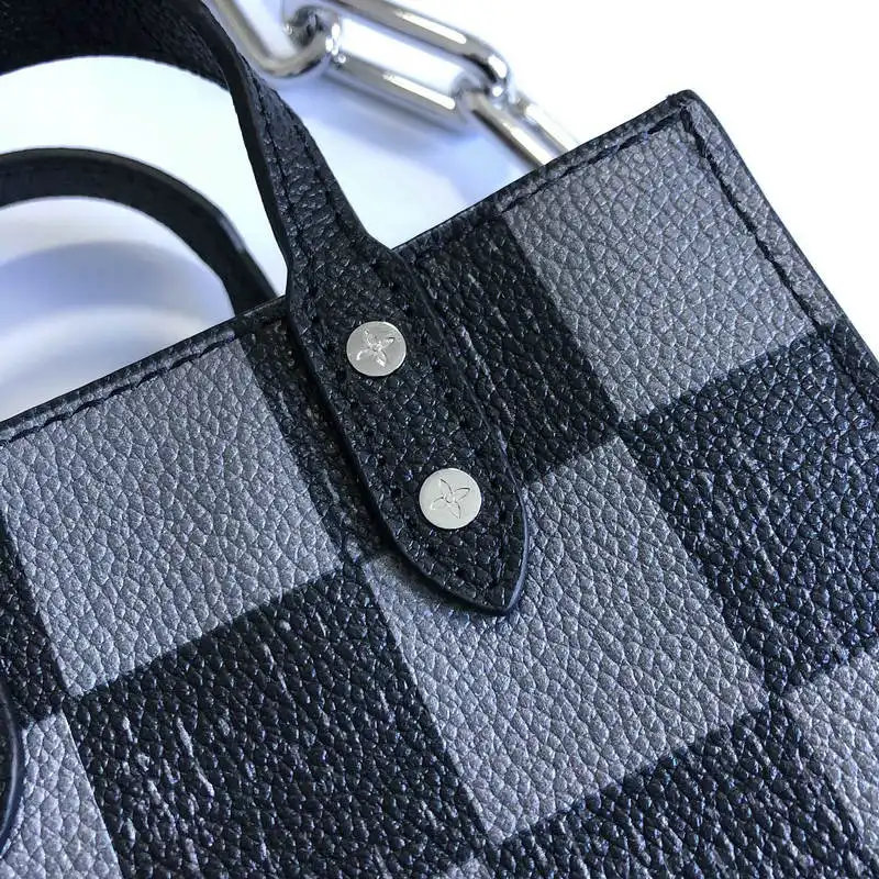 LV Bags 2109DJ0015