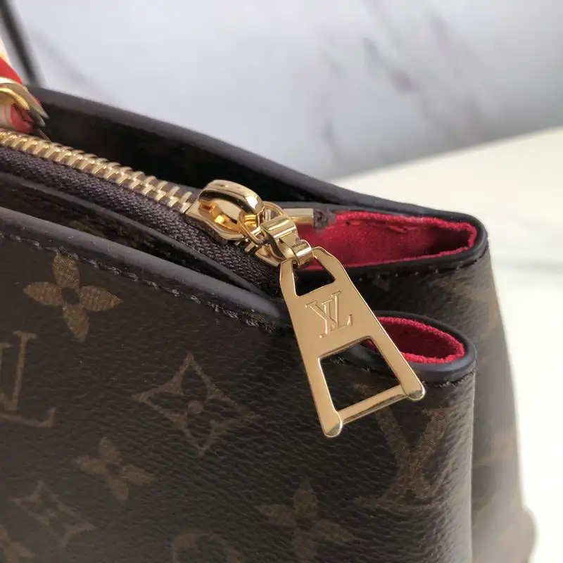 LV Bags 2109DJ0018