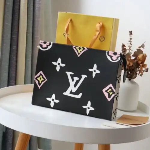 LV Bags 2109DJ0019