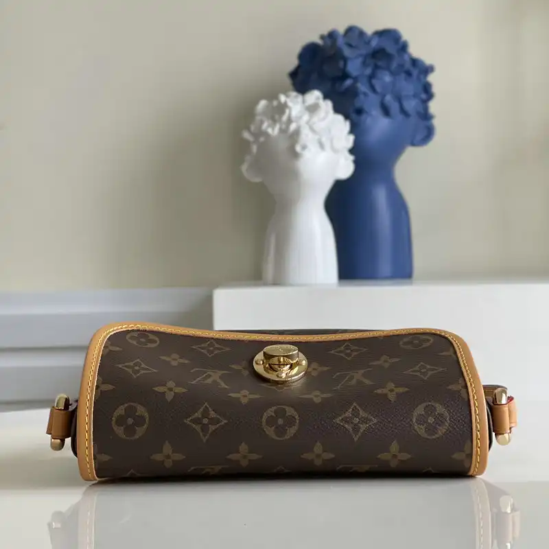 LV Bag 2109YA0040