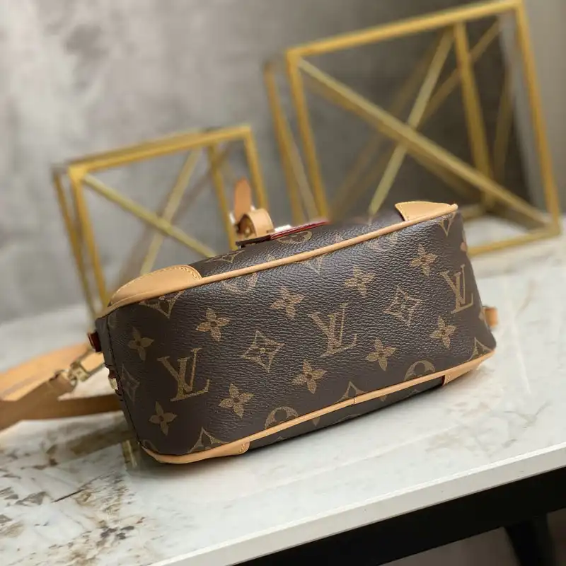 LV Bag 2109YA0110