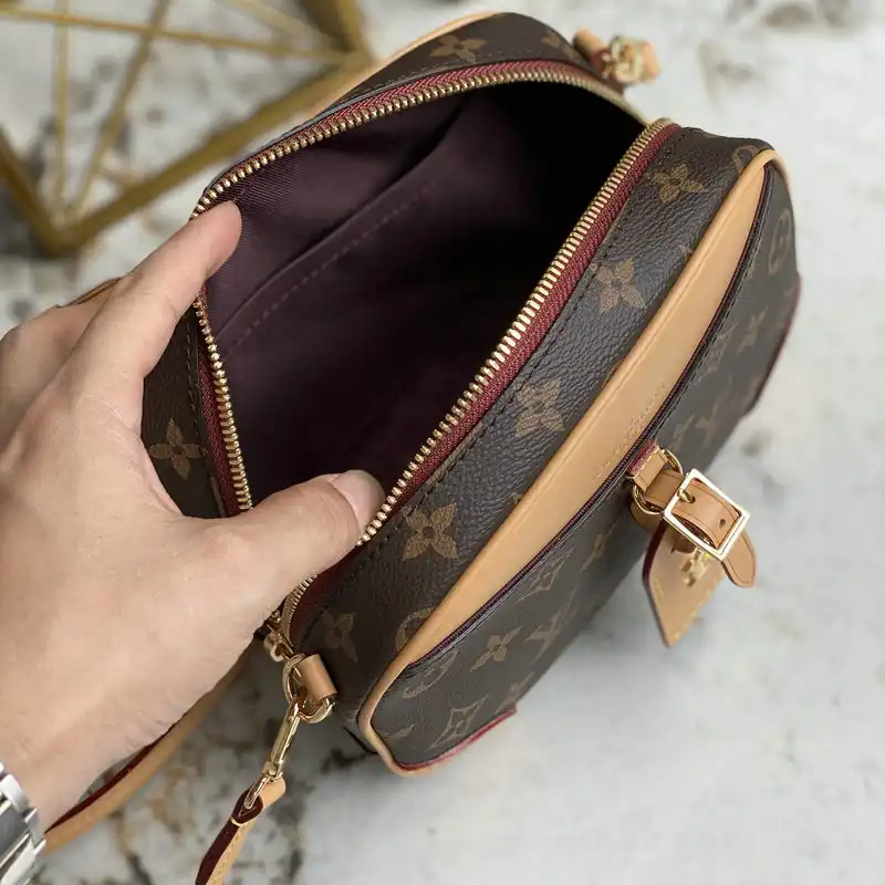 LV Bag 2109YA0110