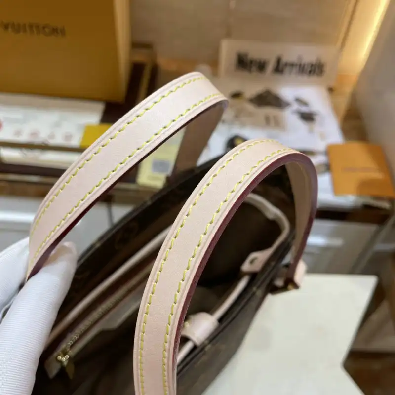 LV Bag 2109YA0117