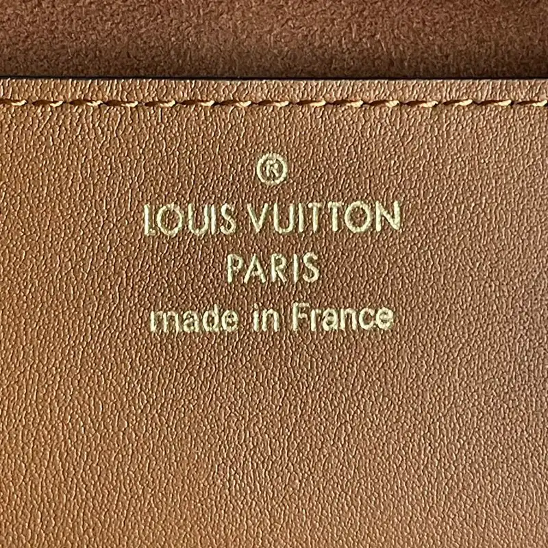 LV Bag 2109YA0125