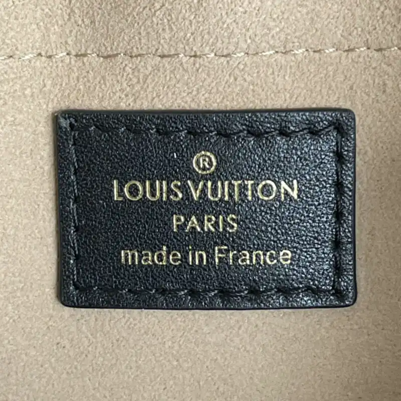 LV Bag 2109YA0129