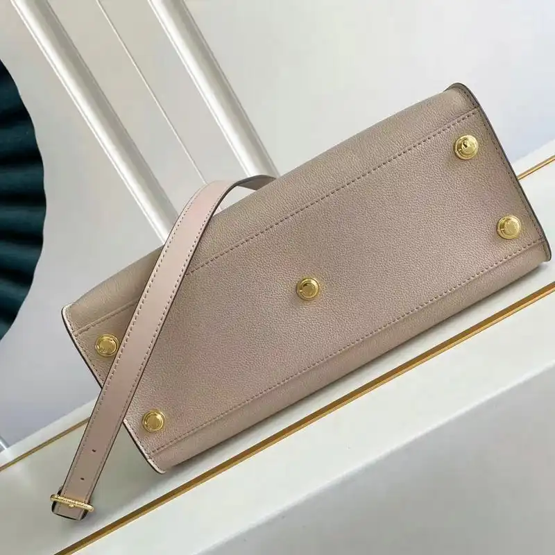 LV Bag 2109YA0207