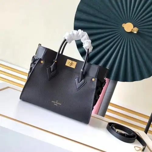 LV Bag 2109YA0216