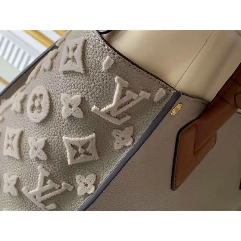 LV Bag 2109YA0217