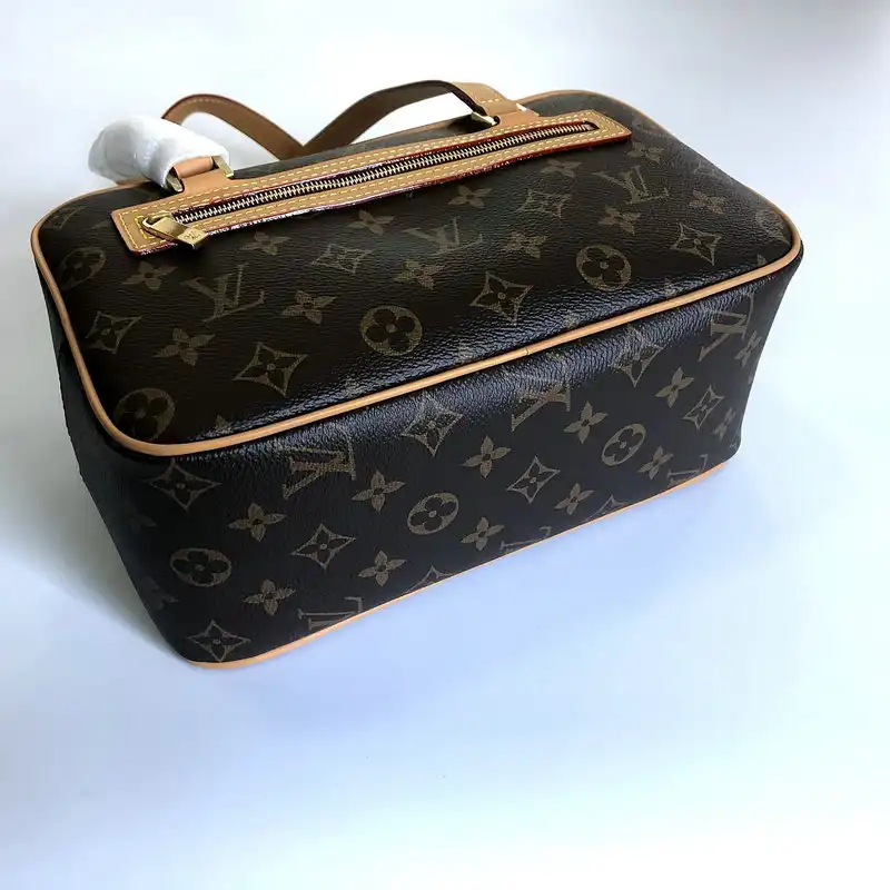 Fashionrepsfam ru LV Bag 2110DJ0018