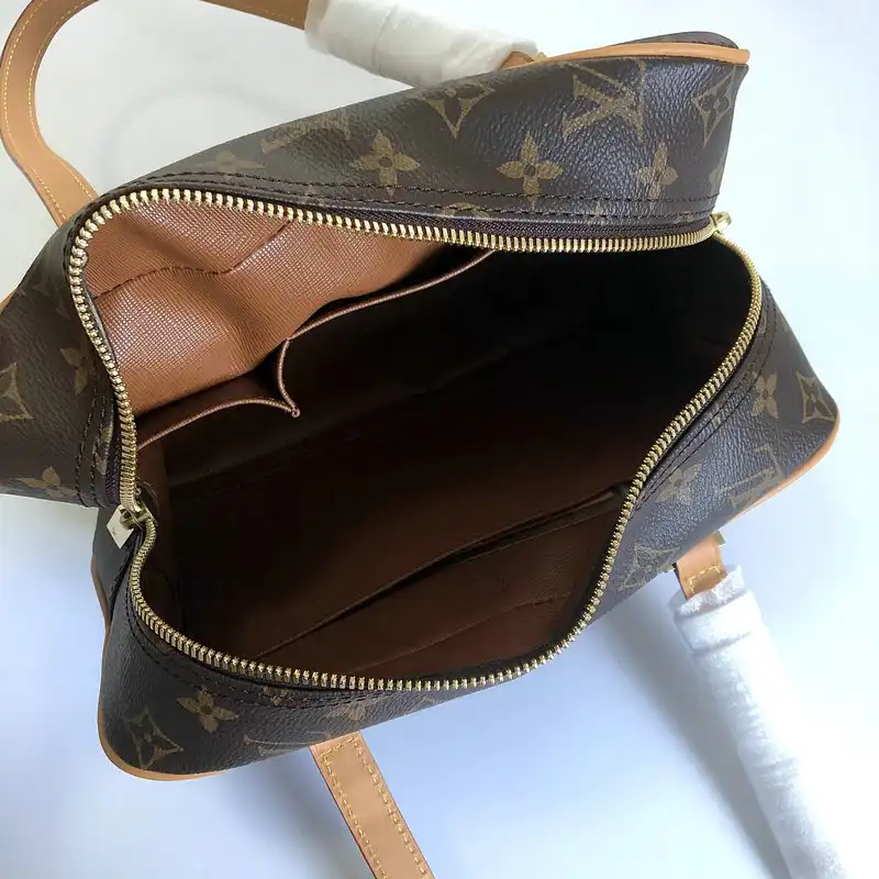 Fashionrepsfam ru LV Bag 2110DJ0018