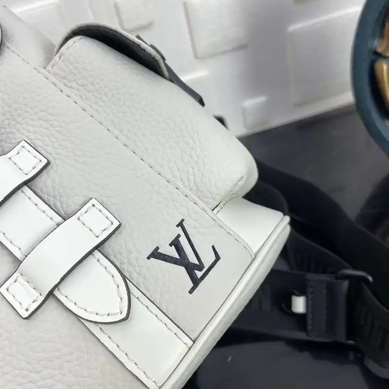 LV Bag 2110HT0004