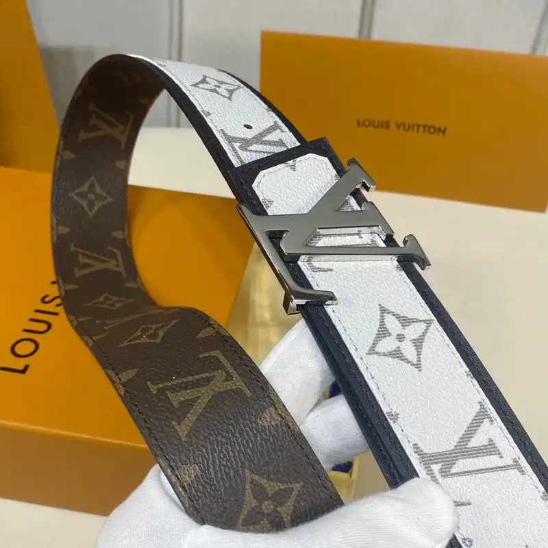 LV Belts 2110XA0022