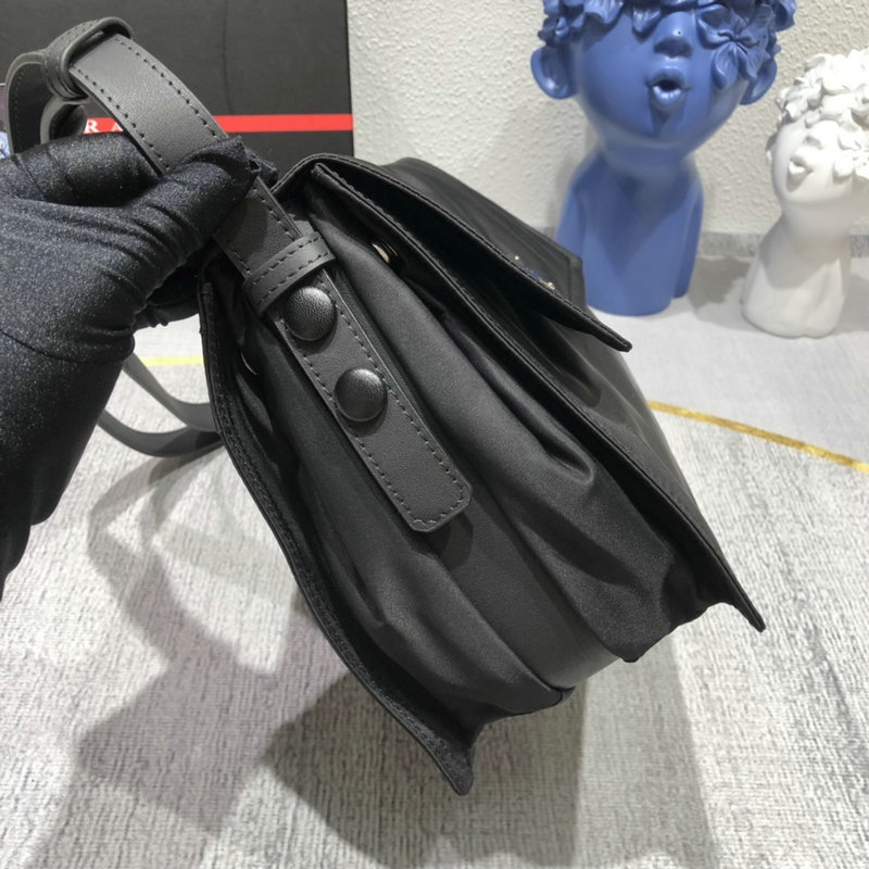 FASH Prada s Bags 2110YZ0018