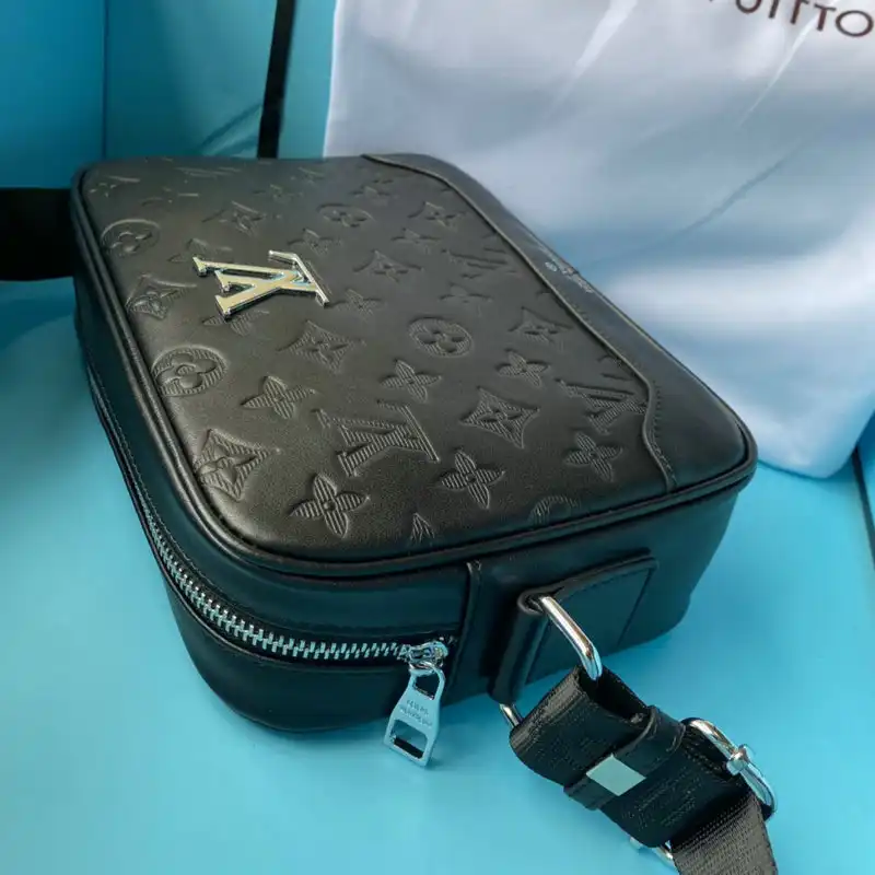 LV s Bags 2110YZ0032