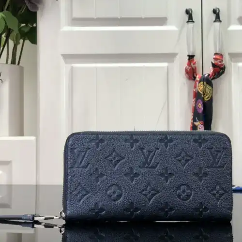 LV Bags 2111FY0056