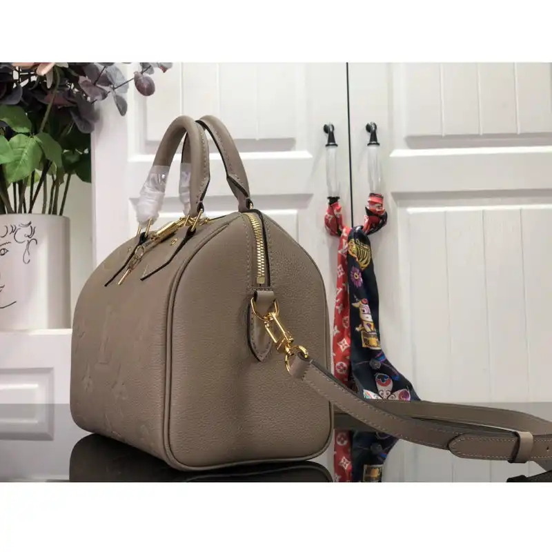 LV Bags 2111FY0064