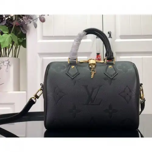 LV Bags 2111FY0065