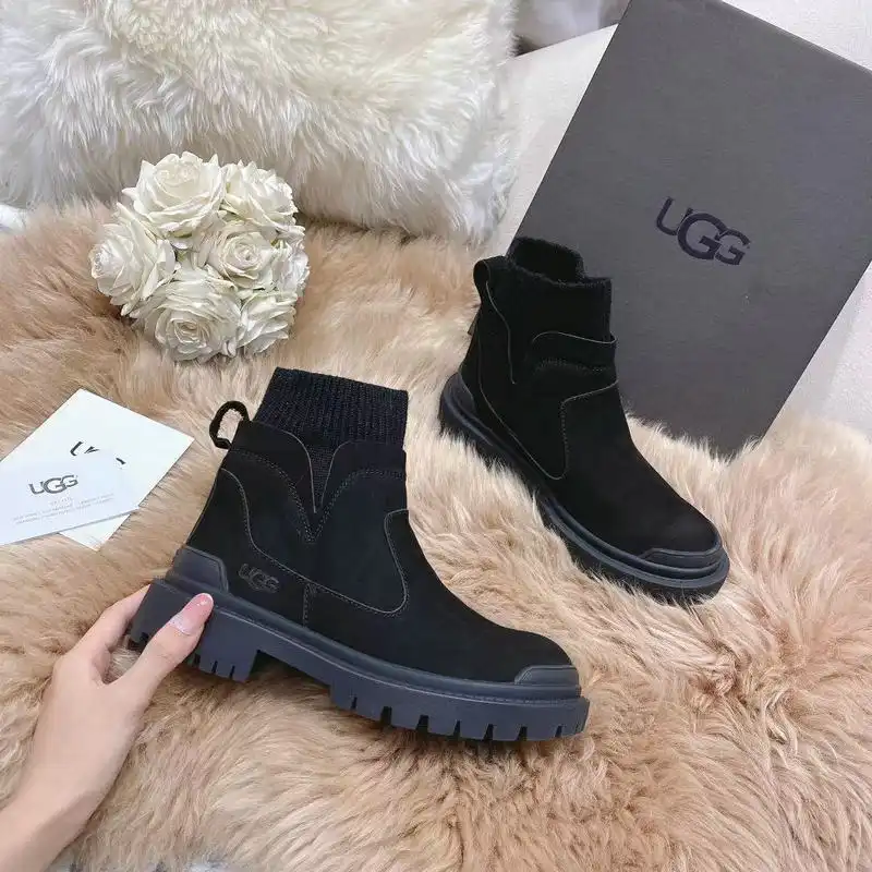 UG**G Shoes 2111PZ0009