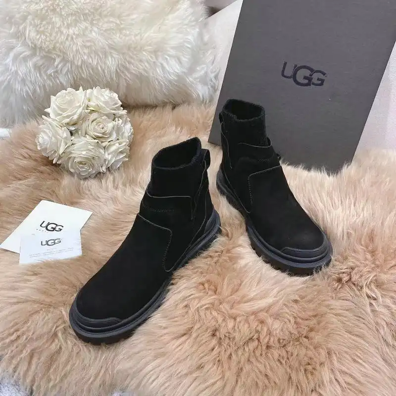 UG**G Shoes 2111PZ0009