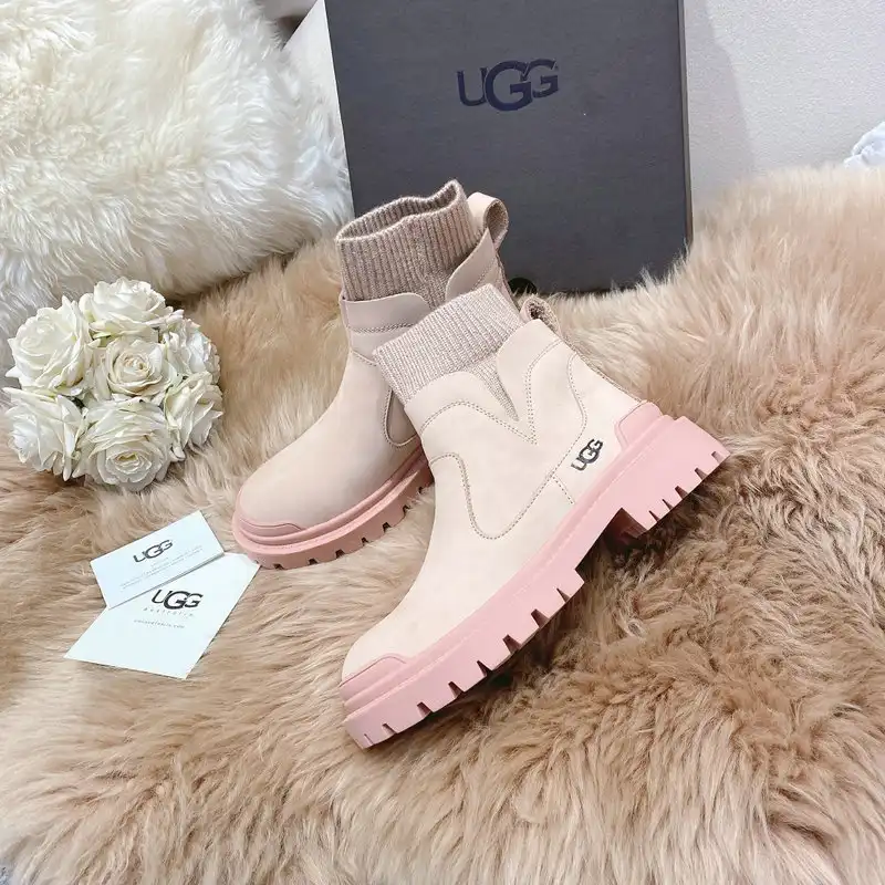 UG**G Shoes 2111PZ0010