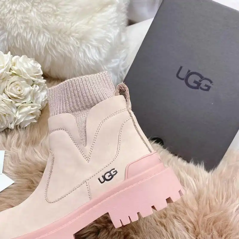 UG**G Shoes 2111PZ0010