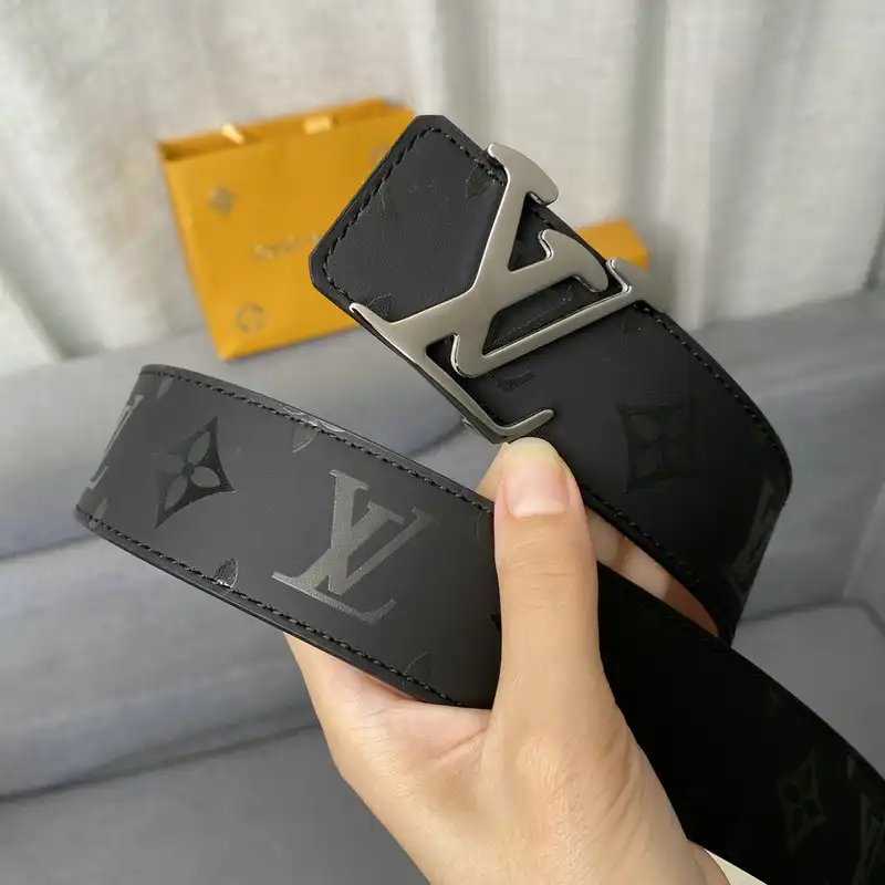 LV Belts 2111XA0028