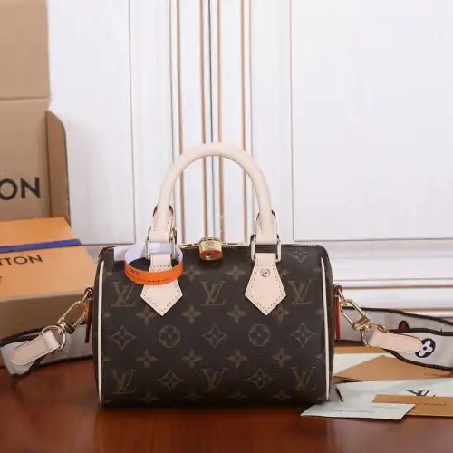 LV Bags 2111YA0015