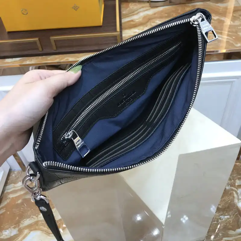 Fashionrepsfam ru LV Bags 2111YZ0002