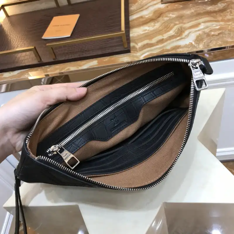 LV Bags 2111YZ0003